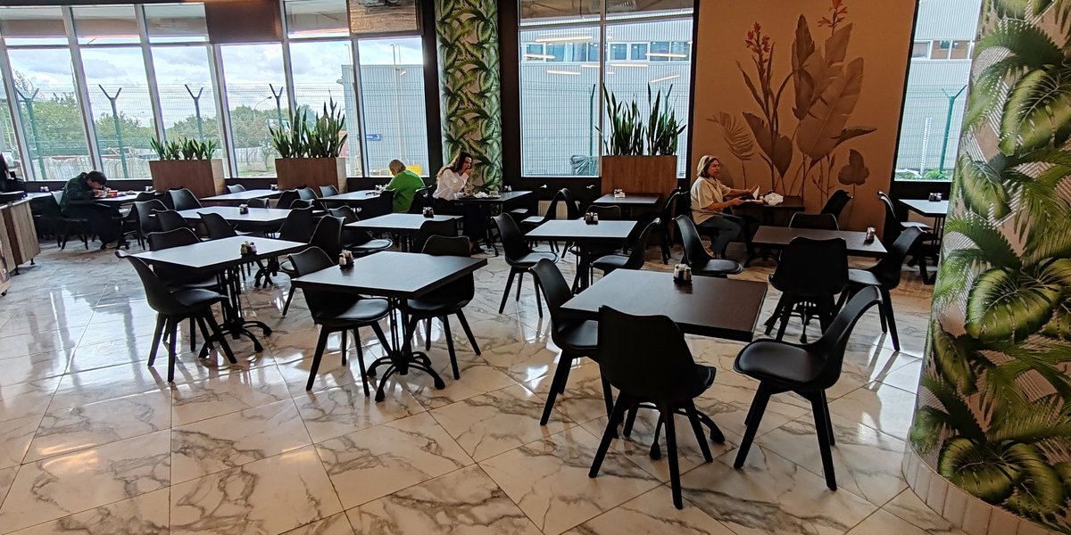 country-park-services-food-kafe-tables