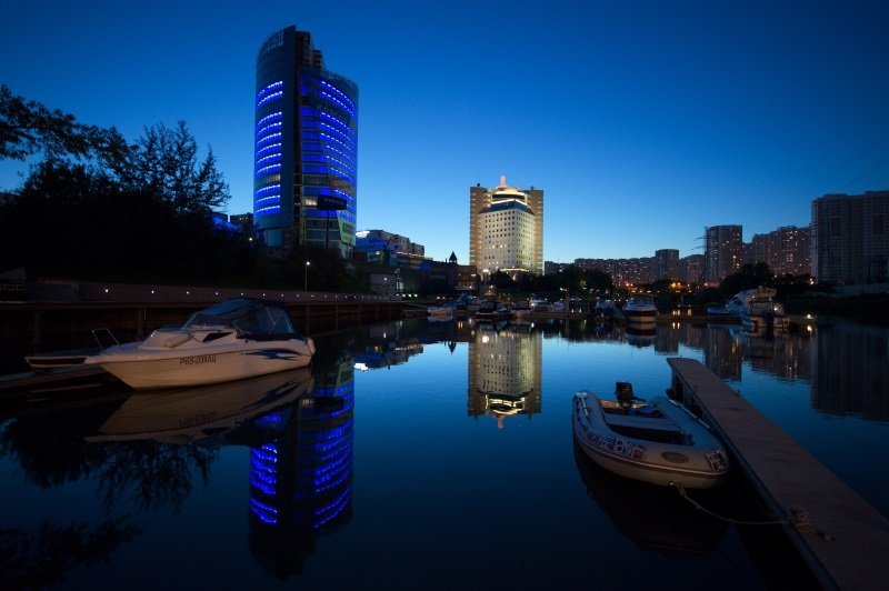 country-park-services-ship-night