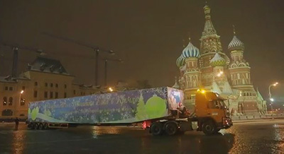 Видеофильм: Volvo FMX доставил главную новогоднюю елку страны в Кремль